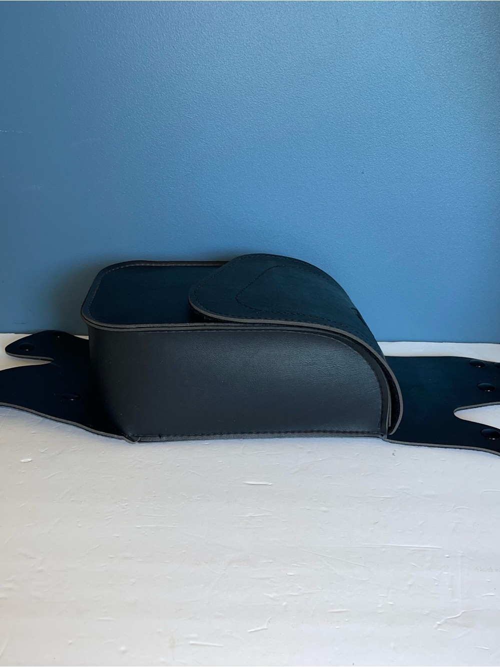 Harley-Davidson Right Saddlebag Guard Bag - Picture 5 of 9